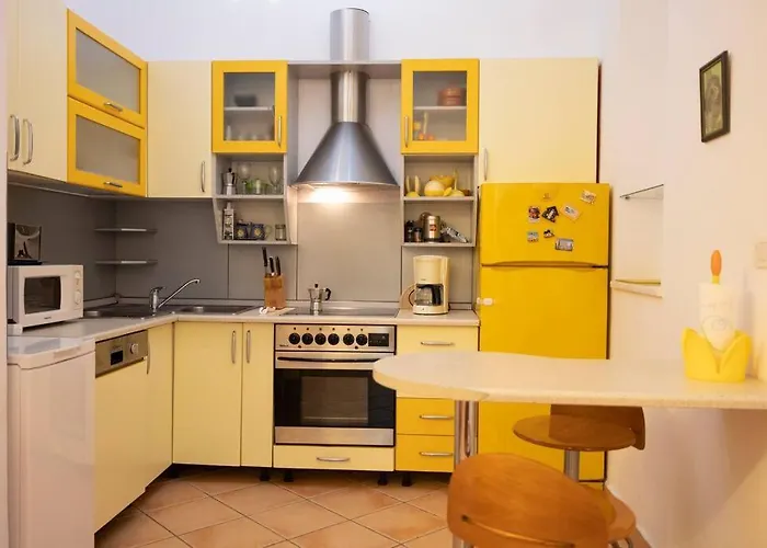 Blue Laguna Pines Retreat Vakantiehuis Golem (Tirana)