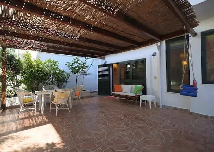 Blue Laguna Pines Retreat * Golem (Tirana)