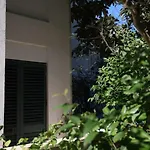 Blue Laguna Pines Retreat