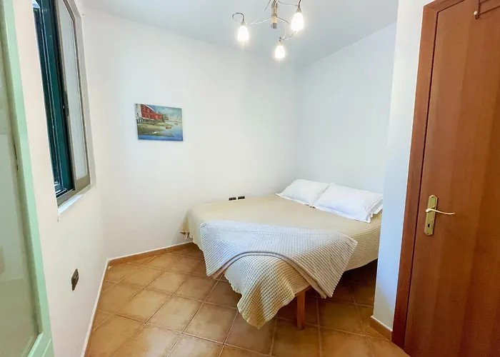 Vakantiehuis Blue Laguna Pines Retreat Golem (Tirana)