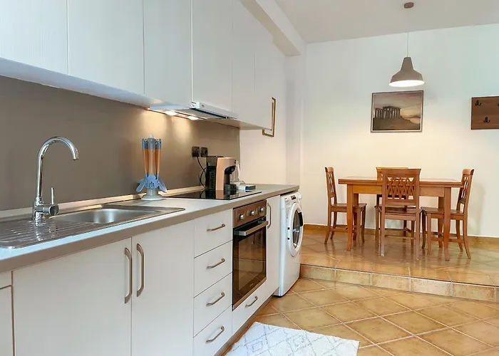 Blue Laguna Pines Retreat *