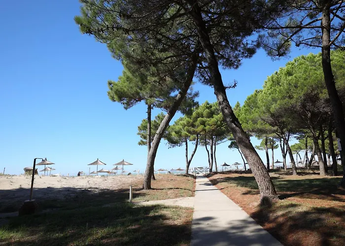 Blue Laguna Pines Retreat Golem (Tirana)